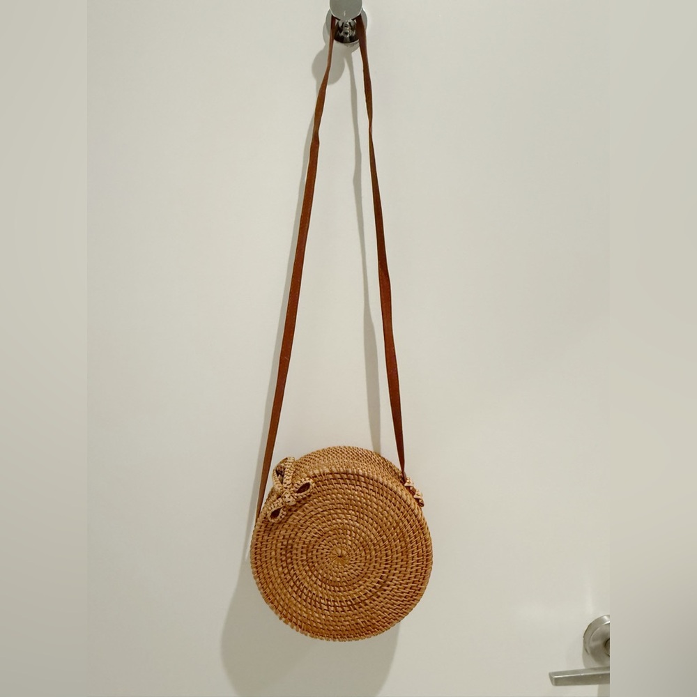 Round Woven Straw Crossbody Bag